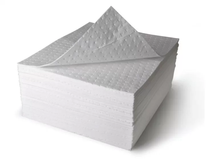 Oil absorbent pads for cleaning oil spills on land and water